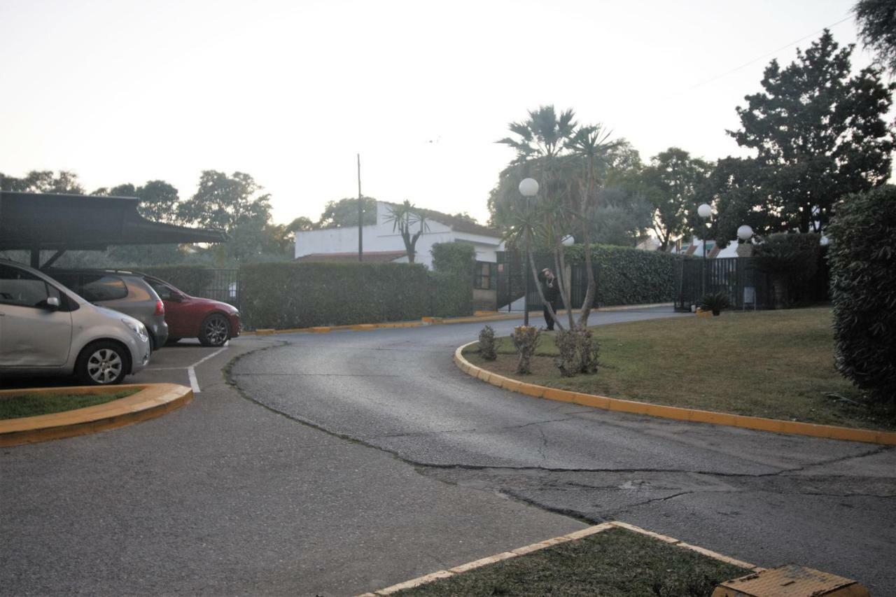 Bonito Apart. Con Parking Y Piscina Mairena del Aljarafe Zewnętrze zdjęcie